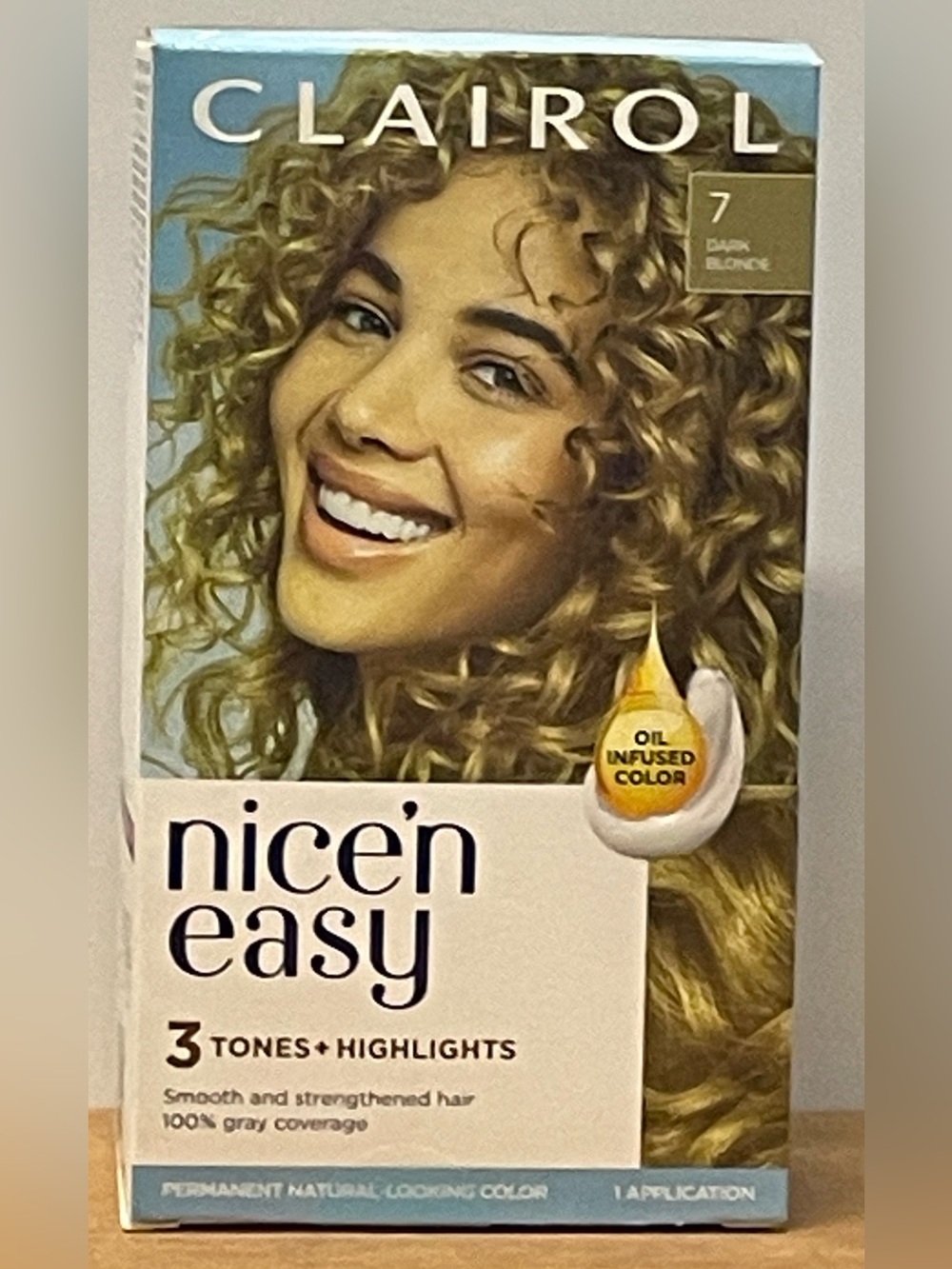 ✴️2/$11✴️ Clairol Nice'n Easy Permanent Hair Color - #7 Dark Blonde